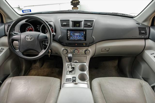 used 2009 Toyota Highlander car, priced at $8,499