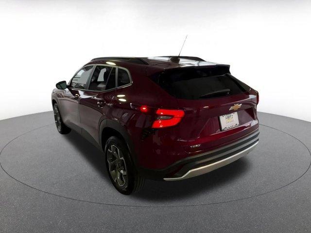 used 2025 Chevrolet Trax car, priced at $22,020