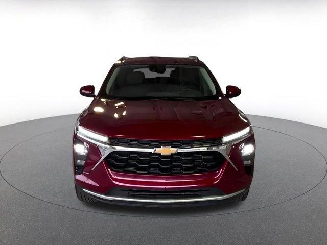used 2025 Chevrolet Trax car, priced at $22,020