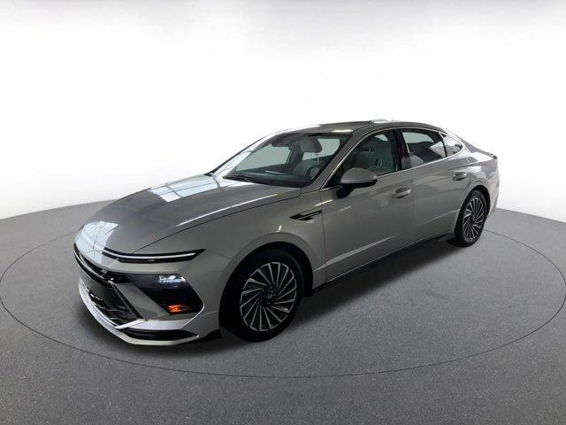 used 2024 Hyundai Sonata Hybrid car, priced at $23,164