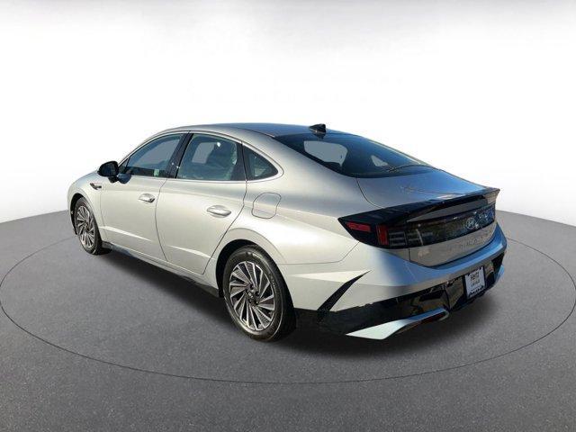 used 2025 Hyundai Sonata Hybrid car, priced at $22,409
