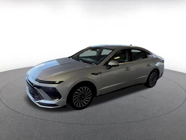 used 2025 Hyundai Sonata Hybrid car, priced at $22,409