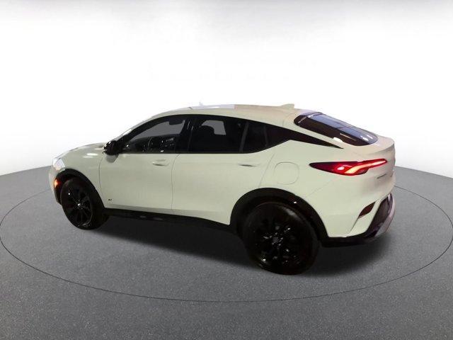 used 2025 Buick Envista car, priced at $25,117