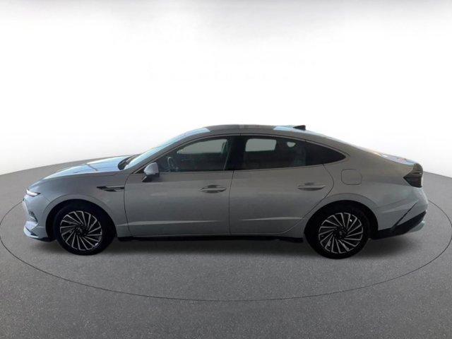 used 2025 Hyundai Sonata Hybrid car, priced at $23,737