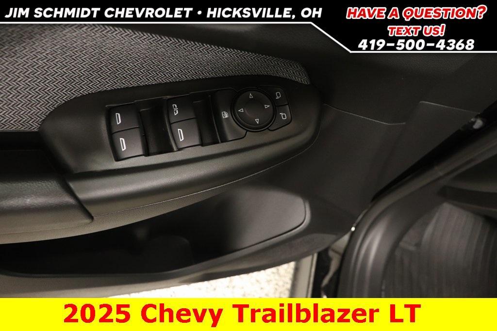 new 2025 Chevrolet TrailBlazer car, priced at $27,500