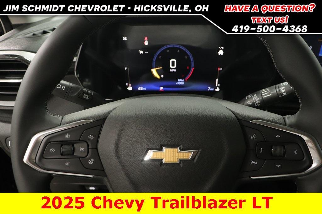 new 2025 Chevrolet TrailBlazer car, priced at $27,500