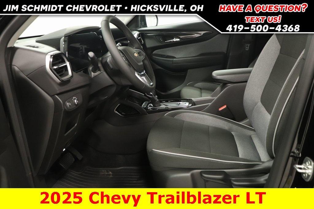 new 2025 Chevrolet TrailBlazer car, priced at $27,500