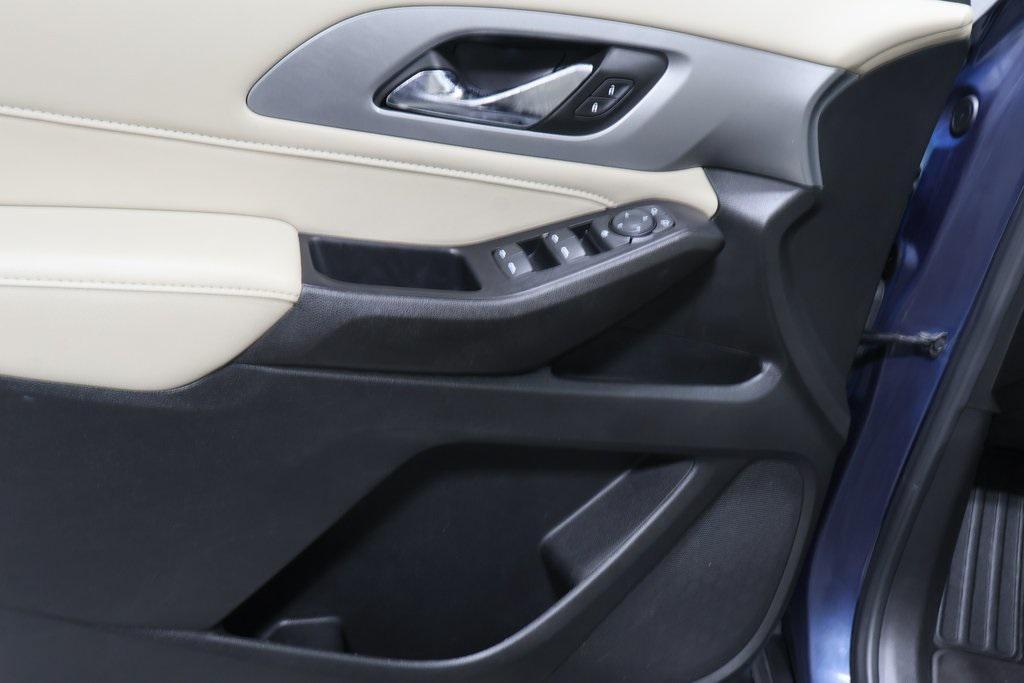 used 2022 Chevrolet Traverse car, priced at $23,380