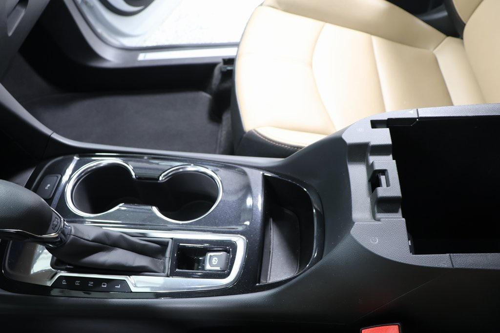 used 2022 Chevrolet Equinox car, priced at $22,994
