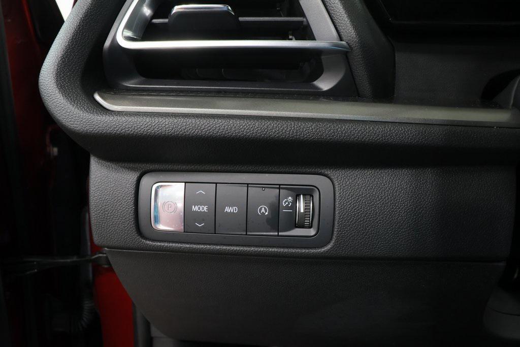 used 2024 Chevrolet Traverse car, priced at $40,819