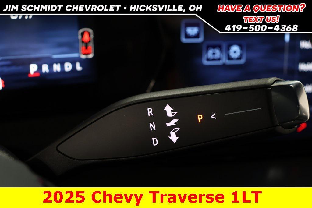 new 2025 Chevrolet Traverse car, priced at $40,500