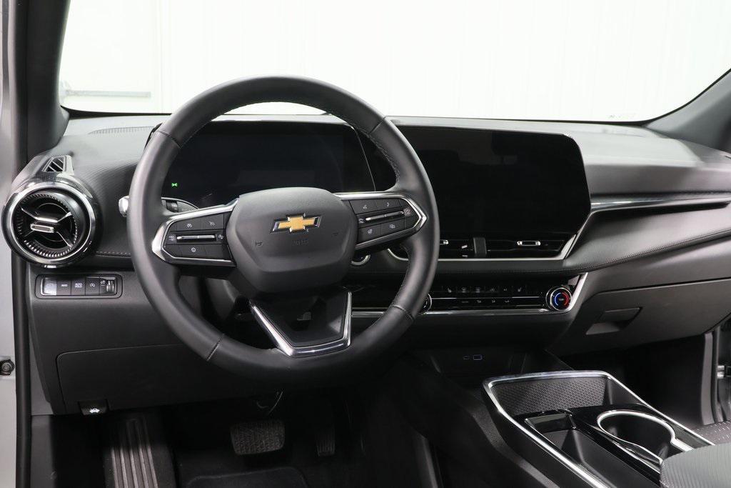 used 2025 Chevrolet Equinox car, priced at $28,551