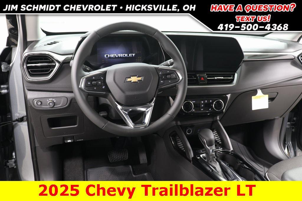 new 2025 Chevrolet TrailBlazer car, priced at $27,500