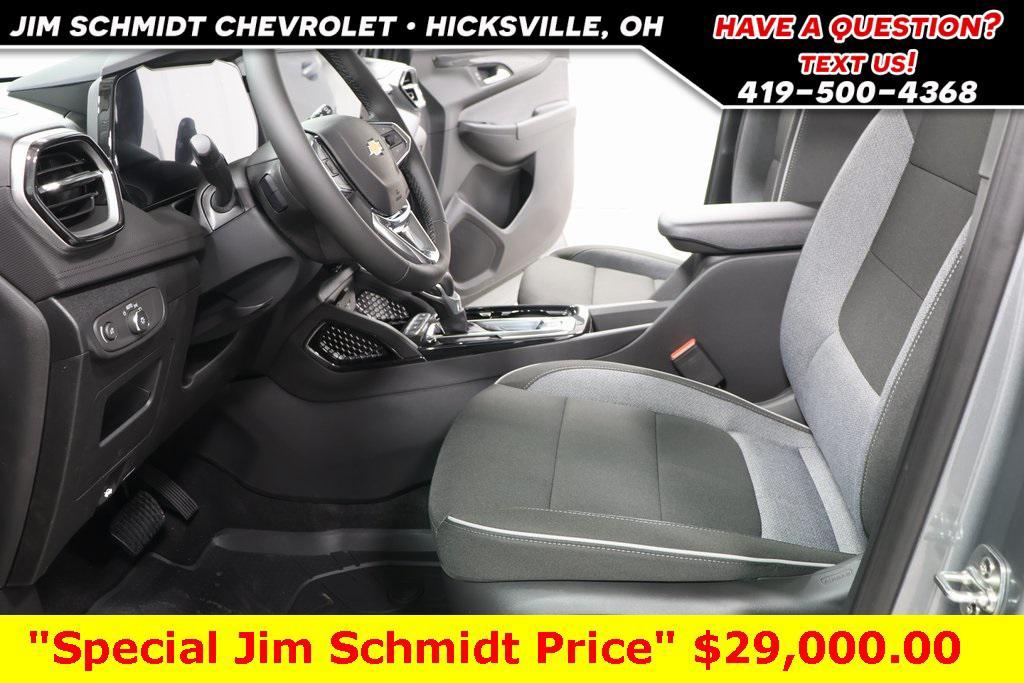 new 2025 Chevrolet TrailBlazer car, priced at $29,440