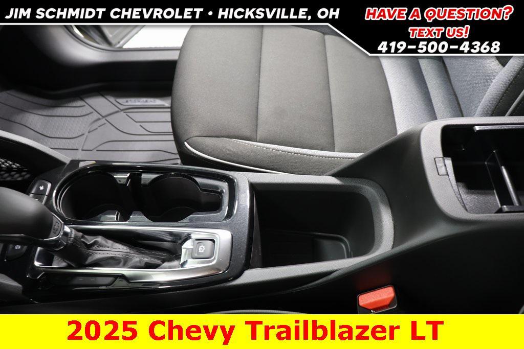 new 2025 Chevrolet TrailBlazer car, priced at $27,500