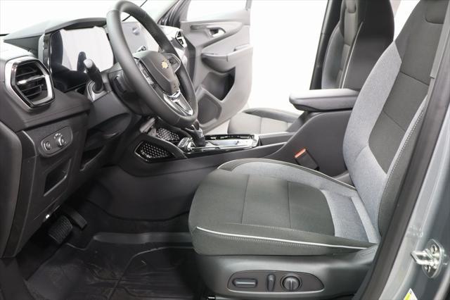 new 2025 Chevrolet TrailBlazer car, priced at $29,440