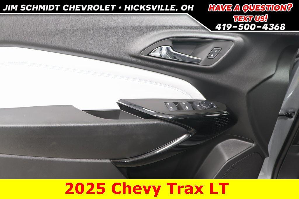 new 2025 Chevrolet Trax car, priced at $24,705