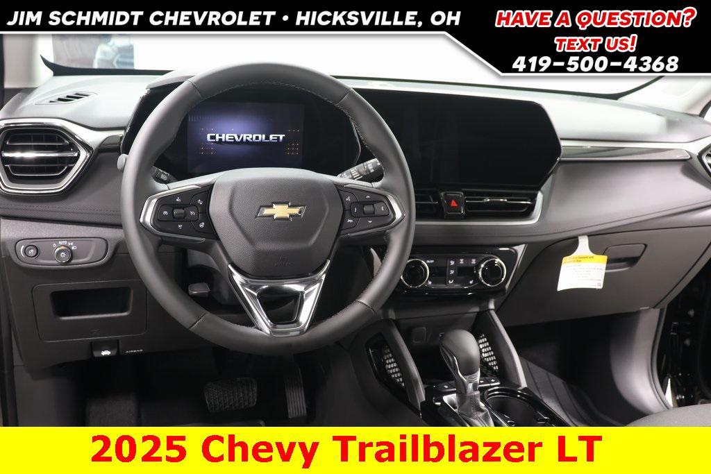 new 2025 Chevrolet TrailBlazer car, priced at $29,345
