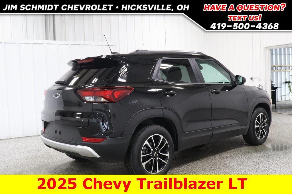 new 2025 Chevrolet TrailBlazer car, priced at $29,345