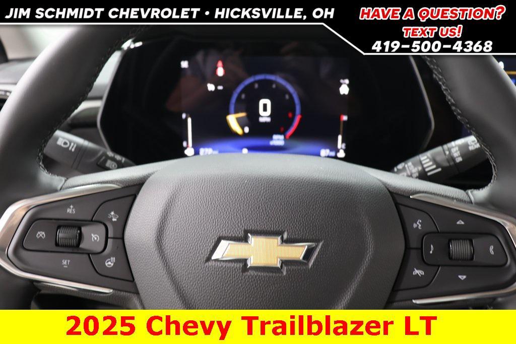 new 2025 Chevrolet TrailBlazer car, priced at $29,345