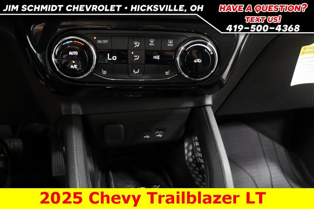 new 2025 Chevrolet TrailBlazer car, priced at $29,345