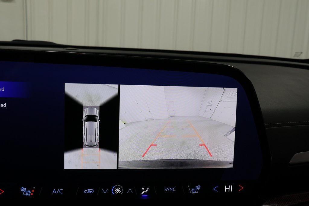 used 2024 Chevrolet Traverse car, priced at $42,275