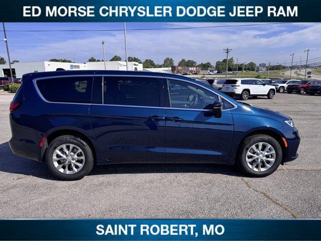 new 2025 Chrysler Pacifica car, priced at $43,468