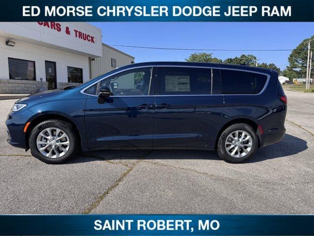 new 2025 Chrysler Pacifica car, priced at $43,468