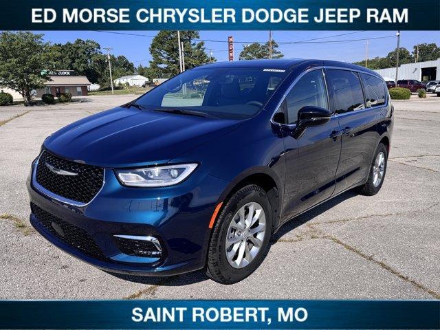 new 2025 Chrysler Pacifica car, priced at $43,468