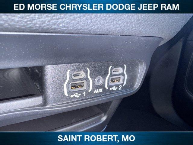 new 2025 Chrysler Pacifica car, priced at $43,468