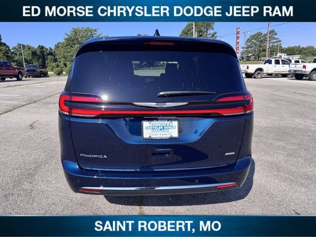 new 2025 Chrysler Pacifica car, priced at $43,468