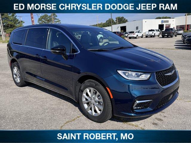 new 2025 Chrysler Pacifica car, priced at $43,468