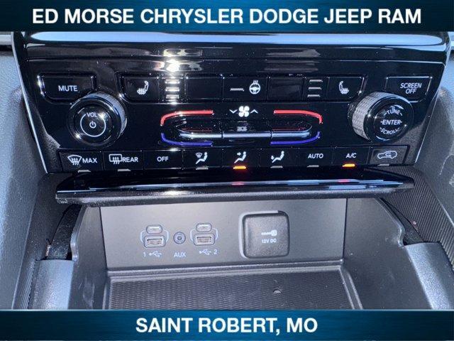 new 2025 Jeep Grand Cherokee car, priced at $44,668