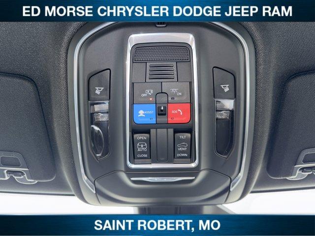 new 2025 Jeep Grand Cherokee car, priced at $40,160