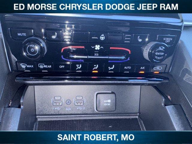 new 2025 Jeep Grand Cherokee car, priced at $45,204