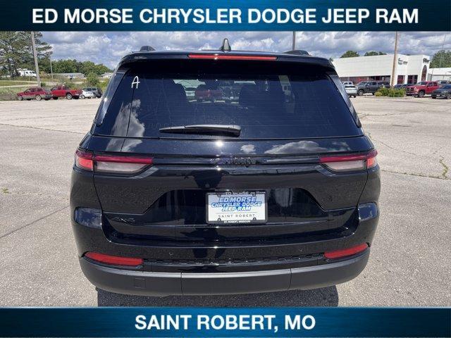 new 2025 Jeep Grand Cherokee car, priced at $40,155