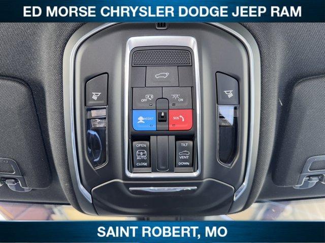 new 2025 Jeep Grand Cherokee car, priced at $40,155
