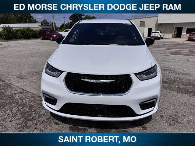 new 2025 Chrysler Pacifica car, priced at $43,022