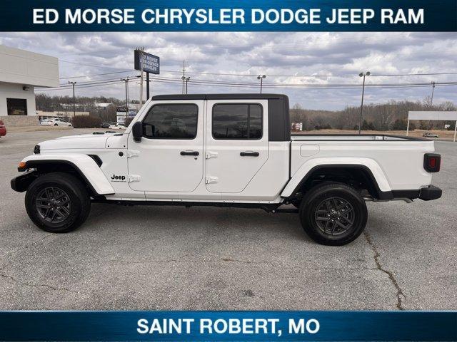 new 2024 Jeep Gladiator car, priced at $47,055