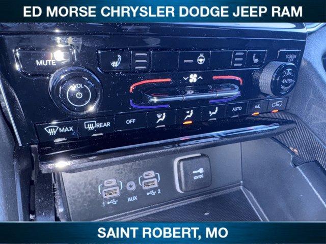 new 2025 Jeep Grand Cherokee car, priced at $45,204