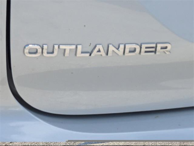 new 2024 Mitsubishi Outlander car, priced at $40,515