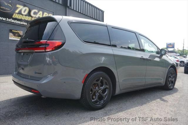used 2022 Chrysler Pacifica Hybrid car, priced at $30,985