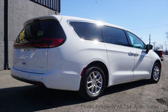 used 2024 Chrysler Pacifica car, priced at $29,985