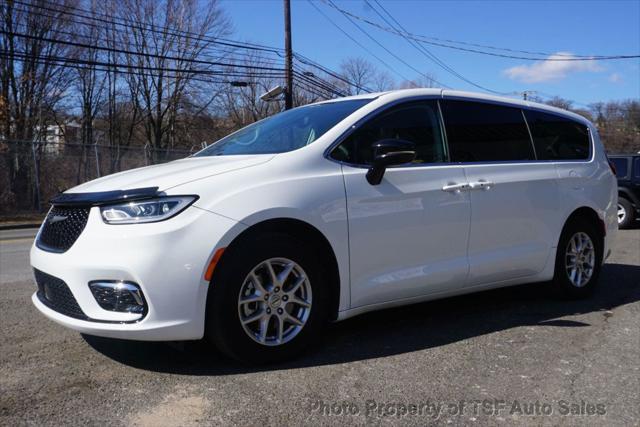 used 2024 Chrysler Pacifica car, priced at $29,985