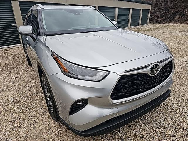 used 2022 Toyota Highlander car, priced at $38,737