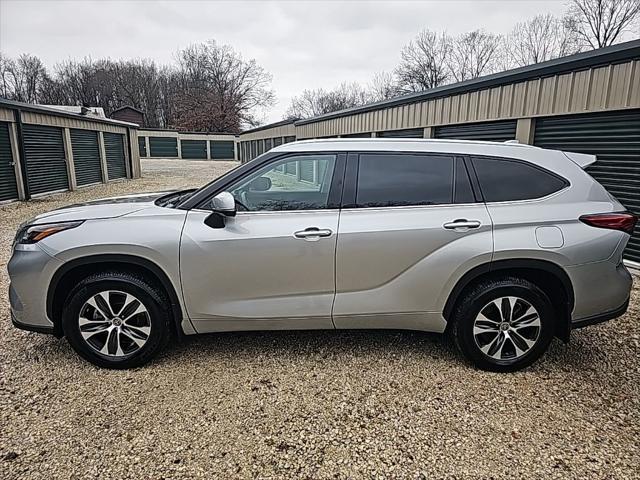 used 2022 Toyota Highlander car, priced at $38,737