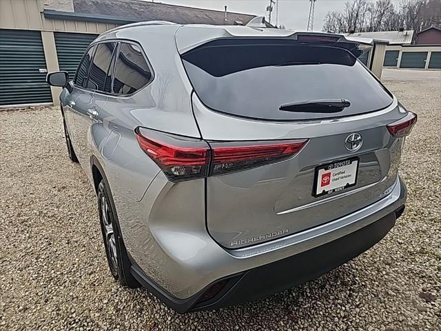 used 2022 Toyota Highlander car, priced at $38,737