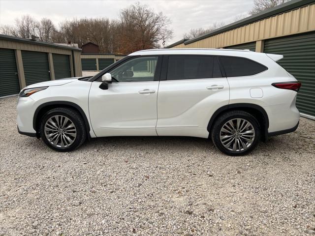 used 2022 Toyota Highlander car, priced at $43,795