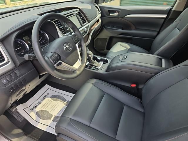 used 2017 Toyota Highlander Hybrid car, priced at $31,927