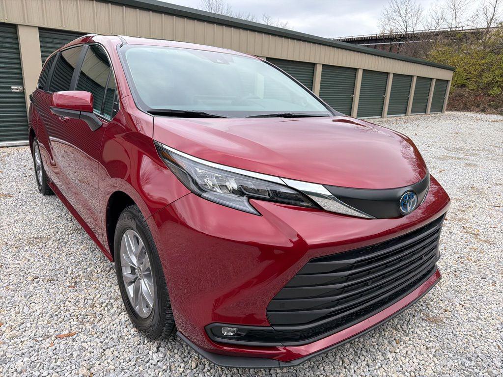 used 2025 Toyota Sienna car, priced at $45,727